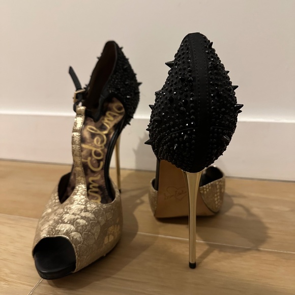 Sam Edelman 'Scarlett' Studded Gold /Black T Strap Heels Size 10.5 - Picture 3 of 4